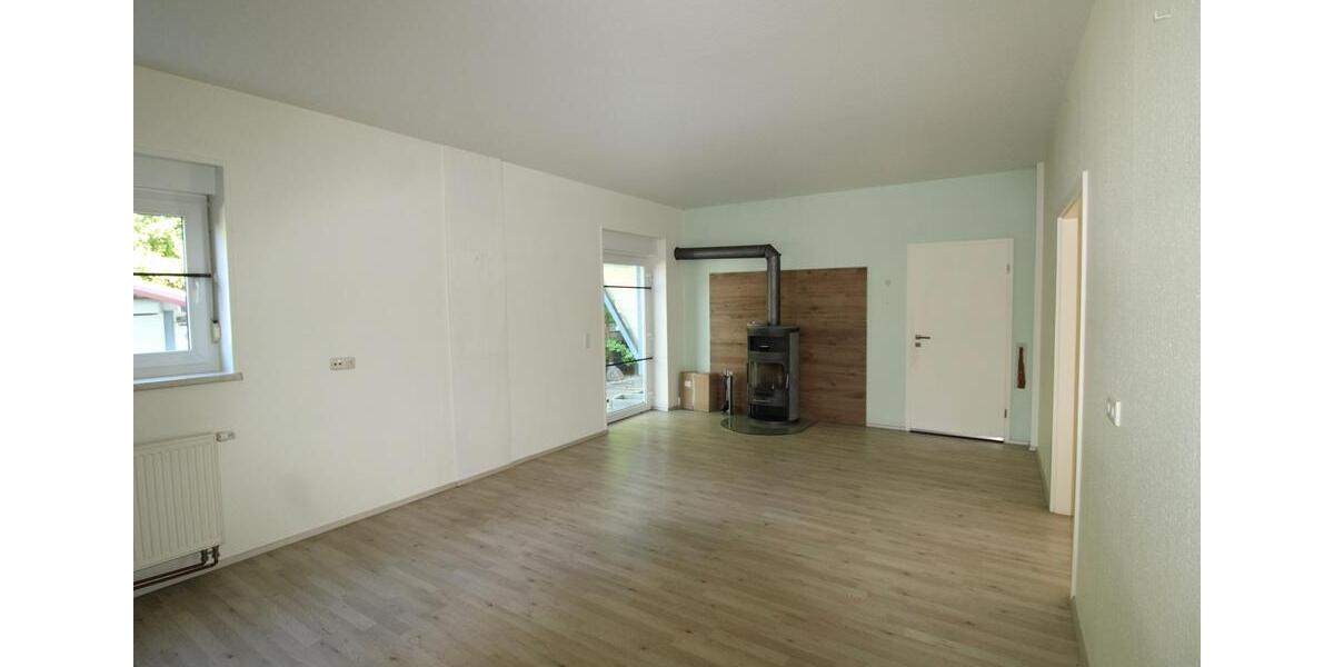 Einfamilienhaus Gunzenhausen - 8 Zimmer, 184 m&sup2;, 2.050&euro; | Angebot:24679181