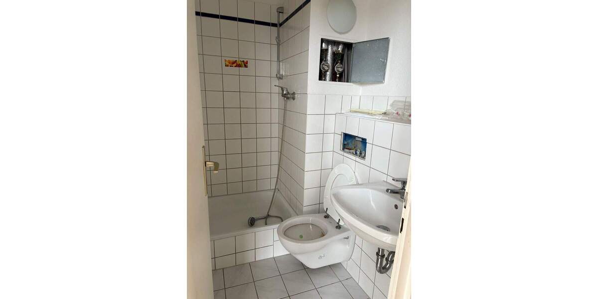 Etagenwohnung Neubrandenburg Katharinenviertel - 1 Zimmer, 24 m&sup2;, 228&euro; | Angebot:24711378