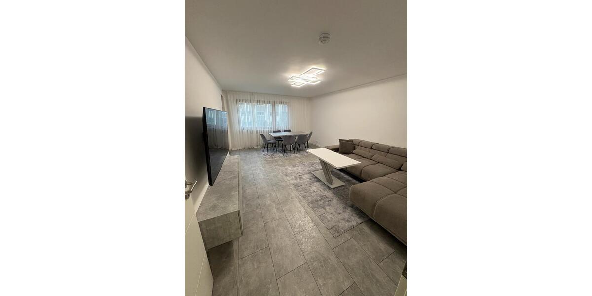 Etagenwohnung Pfullingen - 4 Zimmer, 87 m&sup2;, 1.300&euro; | Angebot:24677397