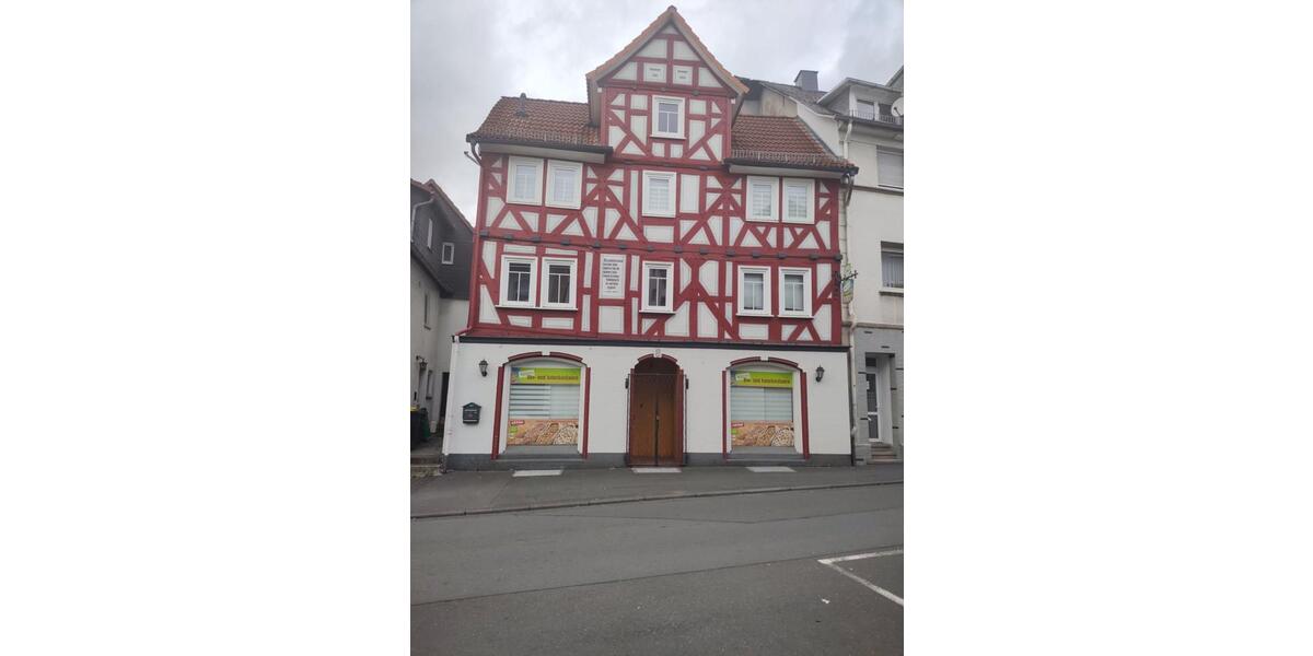 Einfamilienhaus Biedenkopf - 8 Zimmer, 165 m&sup2;, 1.100&euro; | Angebot:25233342