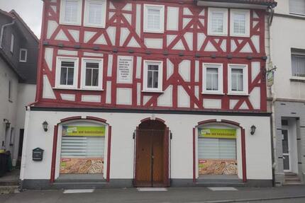 Haus Biedenkopf - 8 Zimmer, 165 m&sup2;, 1.100&euro; | Angebot:25233342