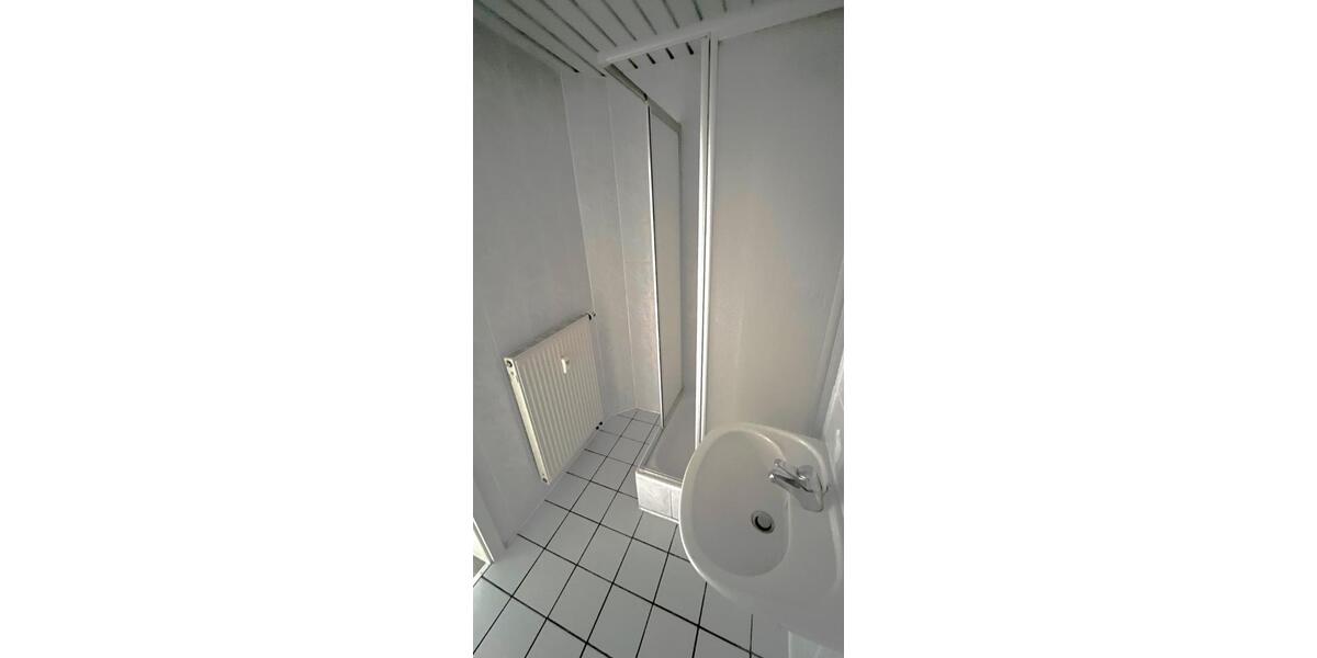 Dachgeschoßwohnung Werdau - 2 Zimmer, 35 m&sup2;, 200&euro; | Angebot:24817062