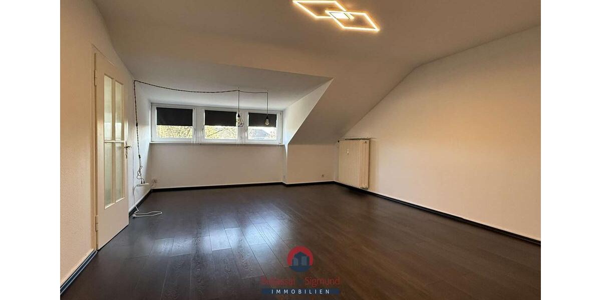 Dachgeschoßwohnung Krefeld Cracau - 2 Zimmer, 70 m&sup2;, 690&euro; | Angebot:25790785