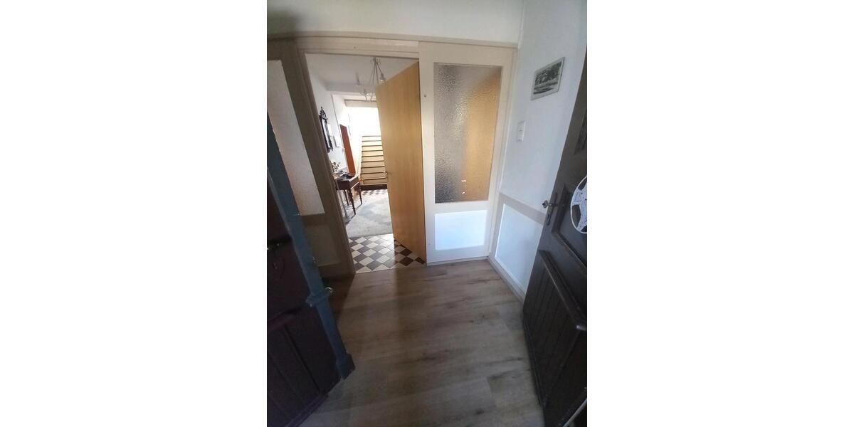Erdgeschoßwohnung Bad Emstal - 4 Zimmer, 100 m&sup2;, 950&euro; | Angebot:26649794