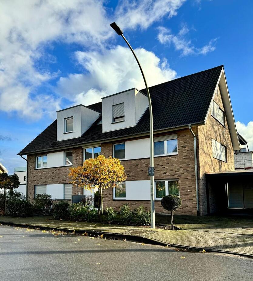 2 Zimmerwohnung im DG mit Balkon. zimmer