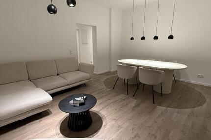 Erstbezug: 3-Zimmer-Architektenwohnung mit Balkon, voll möbliert zimmer