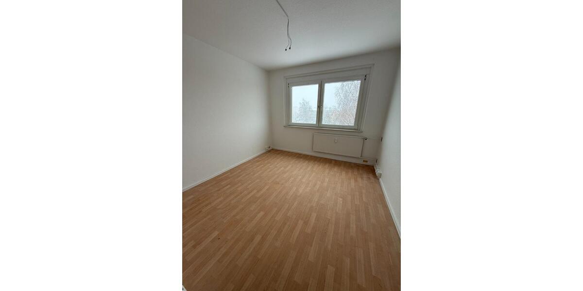 Etagenwohnung Stollberg (Erzgebirge) - 4 Zimmer, 67 m&sup2;, 450&euro; | Angebot:24624039