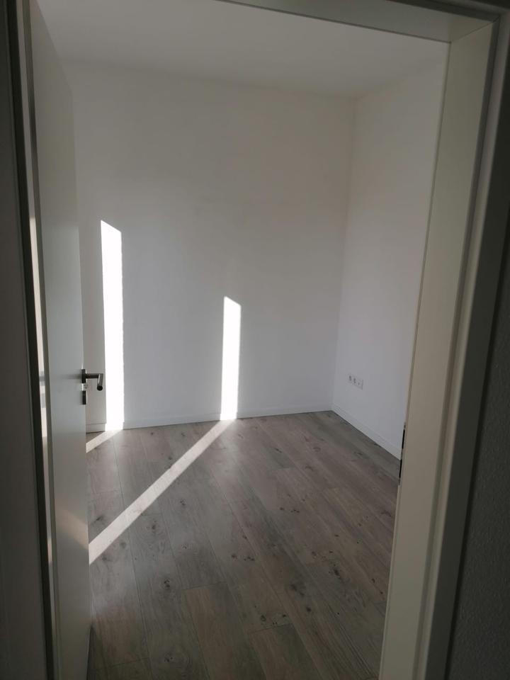 Moderne 5-Zimmer-Doppelhaushälfte mit Garten zu vermieten