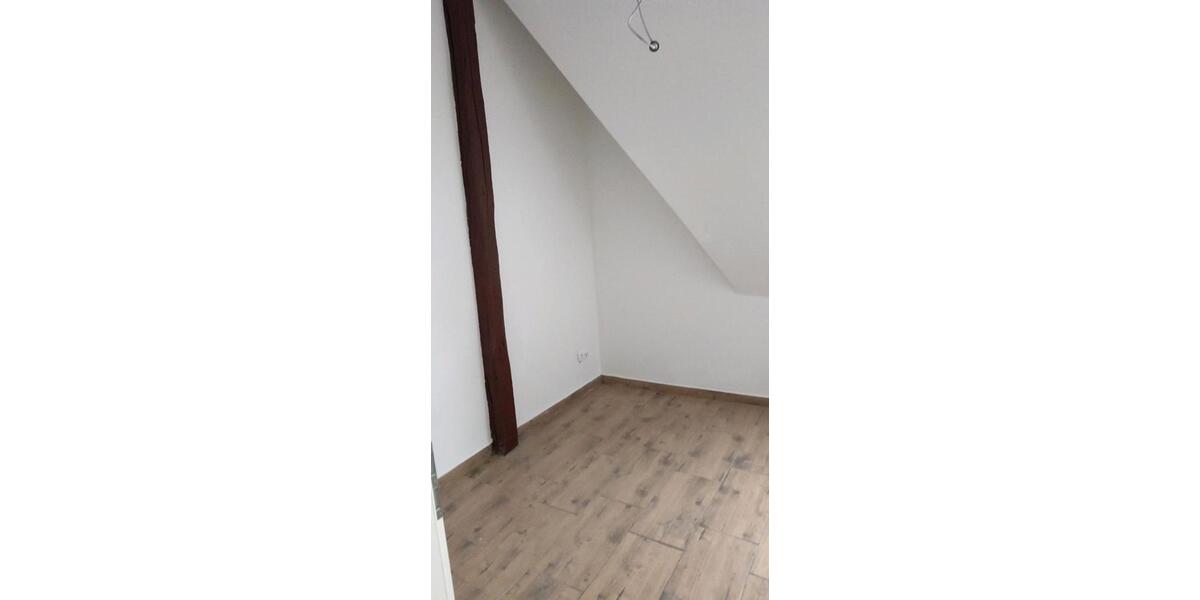 Dachgeschoßwohnung Forchheim - 5 Zimmer, 105 m&sup2;, 999&euro; | Angebot:24469610