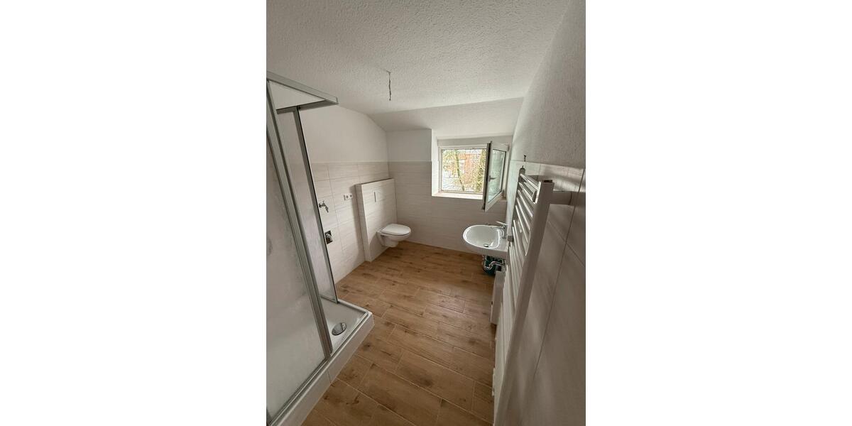 Dachgeschoßwohnung Cadenberge - 2 Zimmer, 51 m&sup2;, 370&euro; | Angebot:24354043