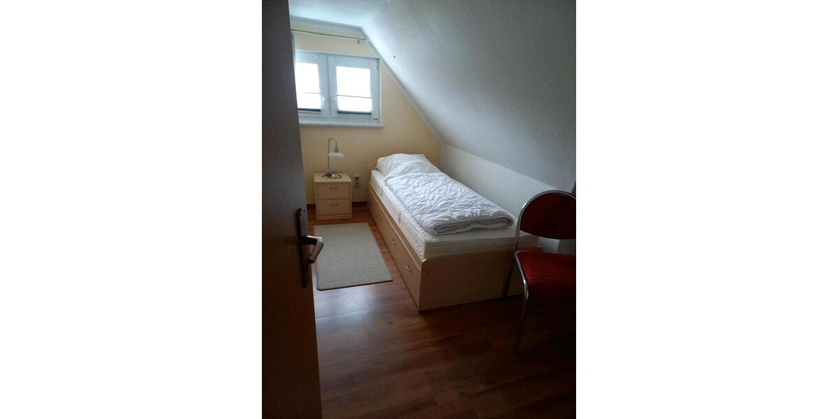Dachgeschoßwohnung Eisenach - 1 Zimmer, 21 m&sup2;, 340&euro; | Angebot:24660014