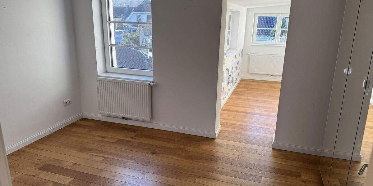 Reihenmittelhaus Hamburg Hausbruch - 5 Zimmer, 100 m&sup2;, 2.200&euro; | Angebot:24763303