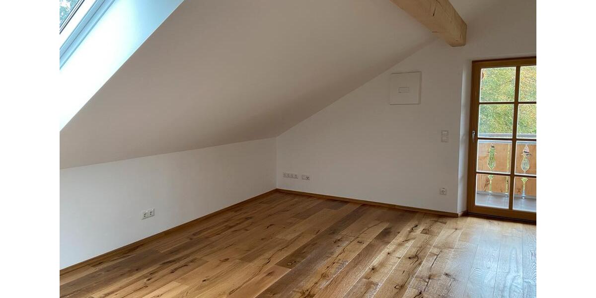 Dachgeschoßwohnung Griesstätt - 3 Zimmer, 85 m&sup2;, 1.400&euro; | Angebot:26213387