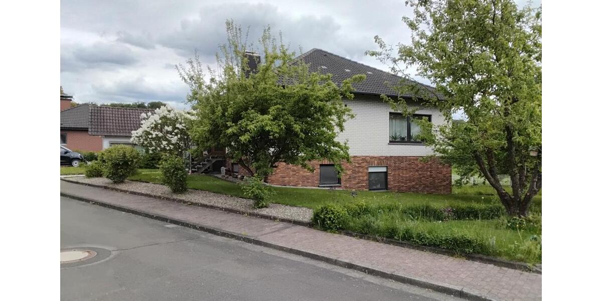 Etagenwohnung Felsberg - 4 Zimmer, 160 m&sup2;, 1.100&euro; | Angebot:26613018