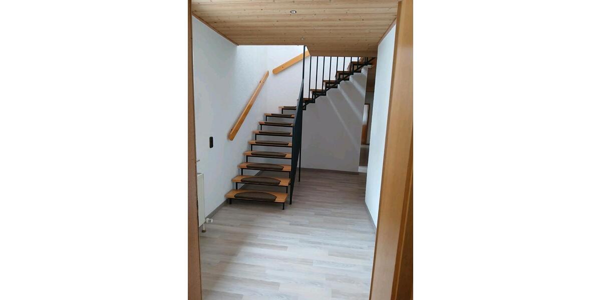 Etagenwohnung Warmensteinach - 5 Zimmer, 150 m&sup2;, 800&euro; | Angebot:24715070