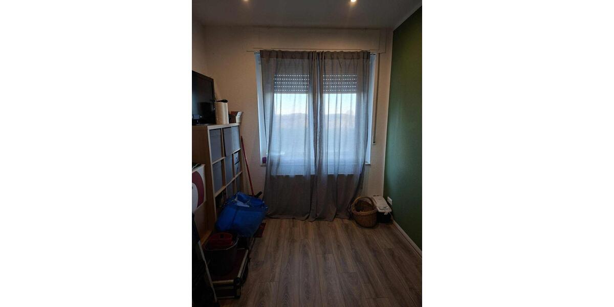 Haus im Haus - Sanierte 4,5 Zimmer Wohnung mit EFH Flair 4 zimmer