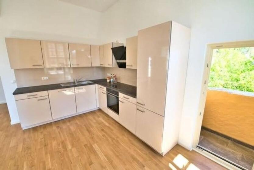 Wohnung EG 141,86 m² 3,5 Zimmer mit EBK 2 Terrassen