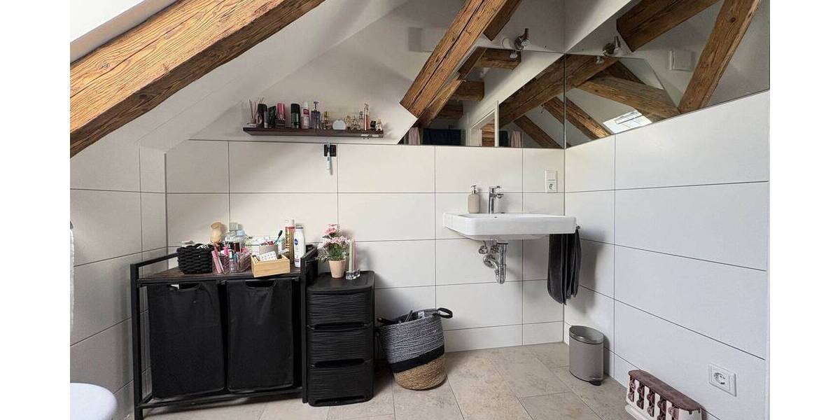 Etagenwohnung Riedenburg Lintlhof - 2 Zimmer, 91 m&sup2;, 780&euro; | Angebot:26684011