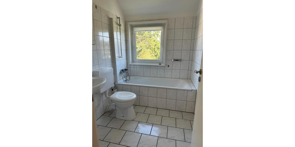 Dachgeschoßwohnung Seesen - 4 Zimmer, 85 m&sup2;, 552&euro; | Angebot:25052273