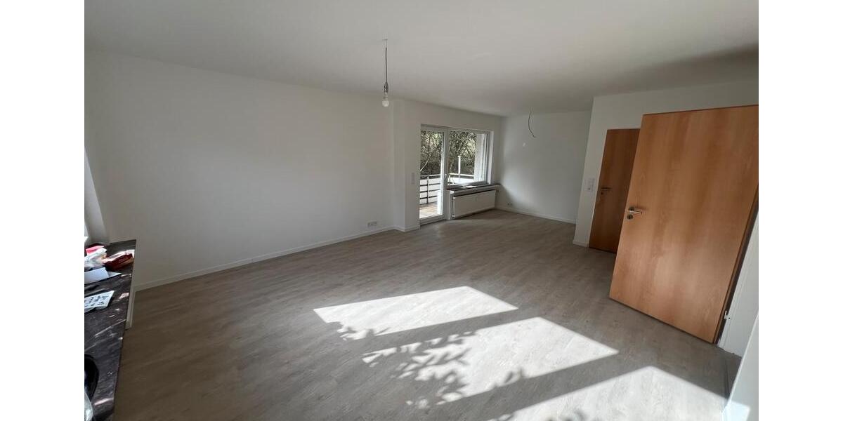 Erdgeschoßwohnung Lage - 3 Zimmer, 100 m&sup2;, 980&euro; | Angebot:25562383