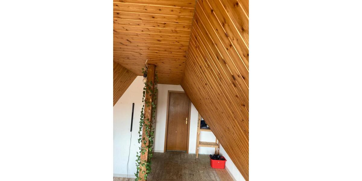 Dachgeschoßwohnung Herford - 4 Zimmer, 99 m&sup2;, 700&euro; | Angebot:25961261