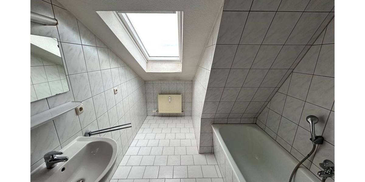 Etagenwohnung Altenburg Nord - 2 Zimmer, 38 m&sup2;, 250&euro; | Angebot:26787218