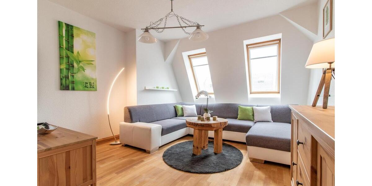 ab sofort, Sonderpreis: sehr schöne, voll möblierte 2-Zi DG-Whg, Luxus- EBK, Balkon 2 zimmer