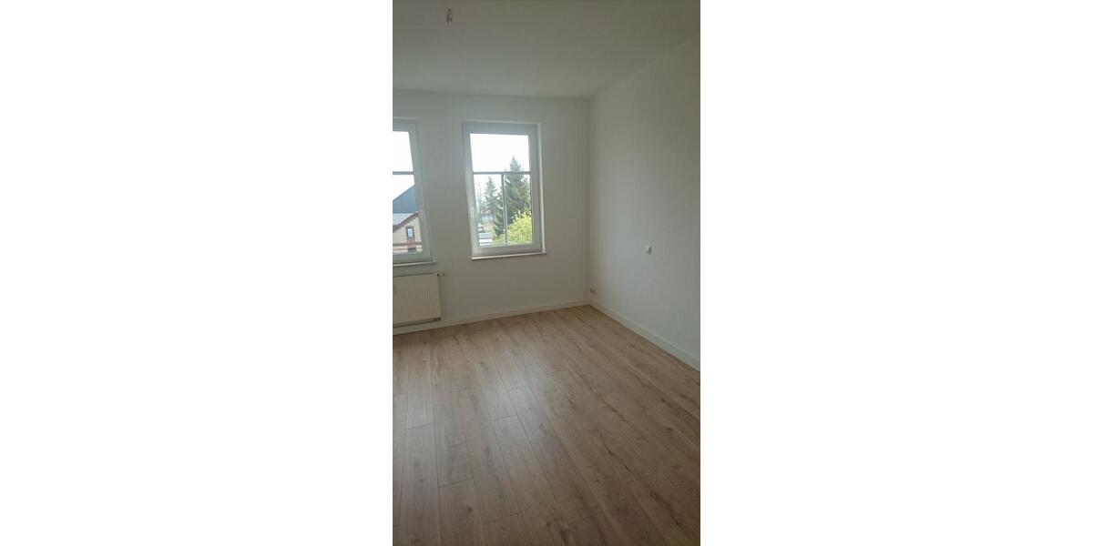 Etagenwohnung Pößneck - 4 Zimmer, 70 m&sup2;, 415&euro; | Angebot:26476635