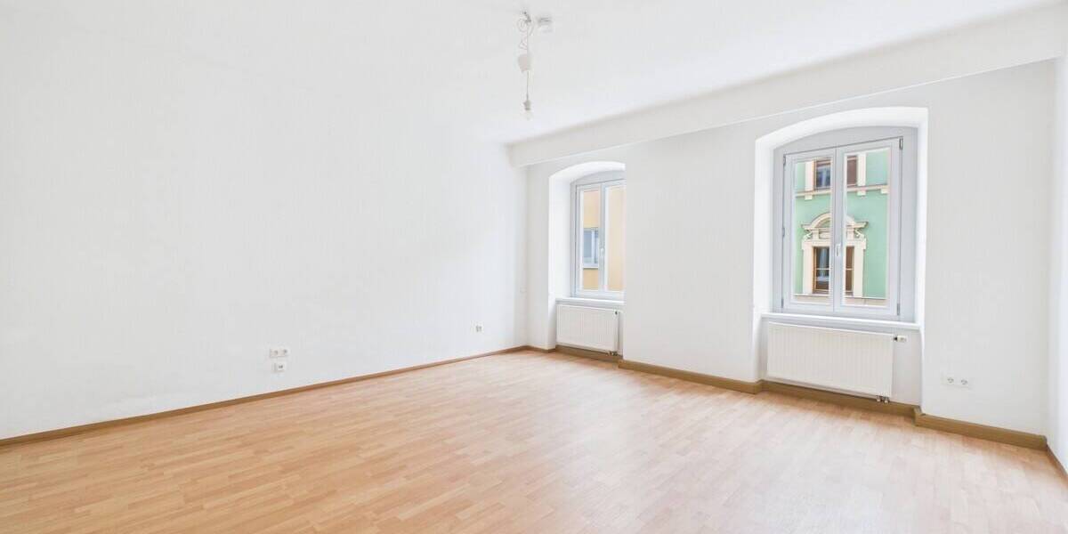 Etagenwohnung Regensburg Innenstadt - 3 Zimmer, 130 m&sup2;, 1.100&euro; | Angebot:26733550