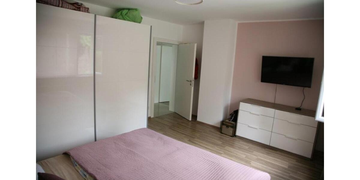 Mehrfamilienhaus, Wohnhaus Solingen Central - 3 Zimmer, 75 m&sup2;, 1.200&euro; | Angebot:24576025