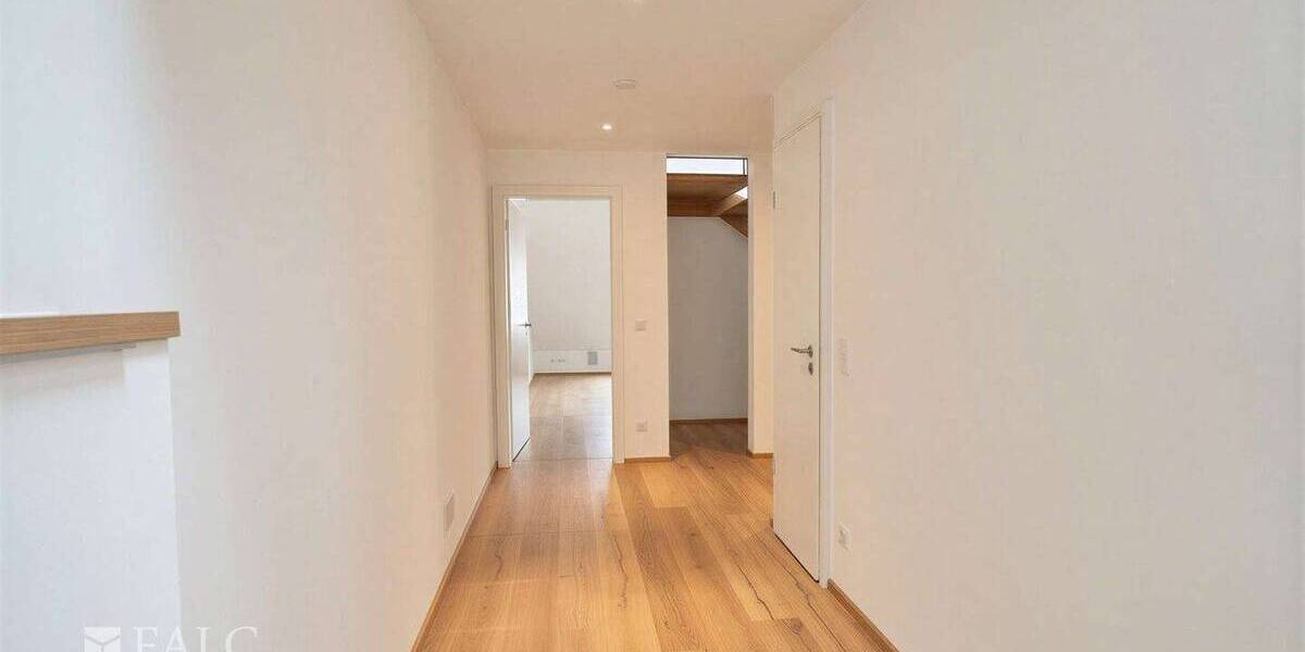 Etagenwohnung München Ludwigsvorstadt-Isarvorstadt - 2 Zimmer, 105 m&sup2;, 2.680&euro; | Angebot:26741862
