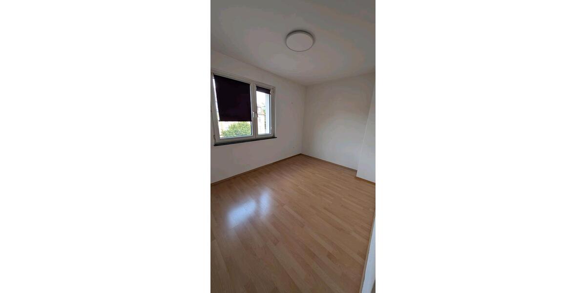 Etagenwohnung Offenbach am Main Hafen - 3 Zimmer, 72 m&sup2;, 1.410&euro; | Angebot:26618311
