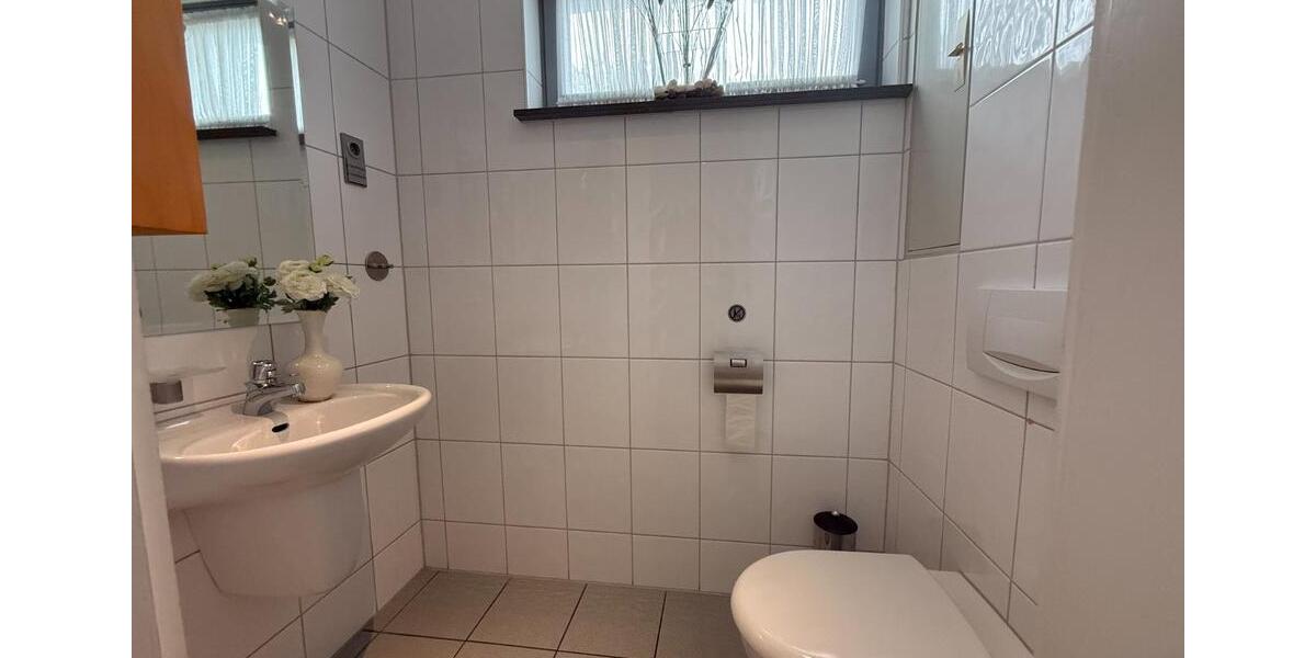 Erdgeschoßwohnung Leichlingen (Rheinland) - 2 Zimmer, 90 m&sup2;, 1.800&euro; | Angebot:24653747