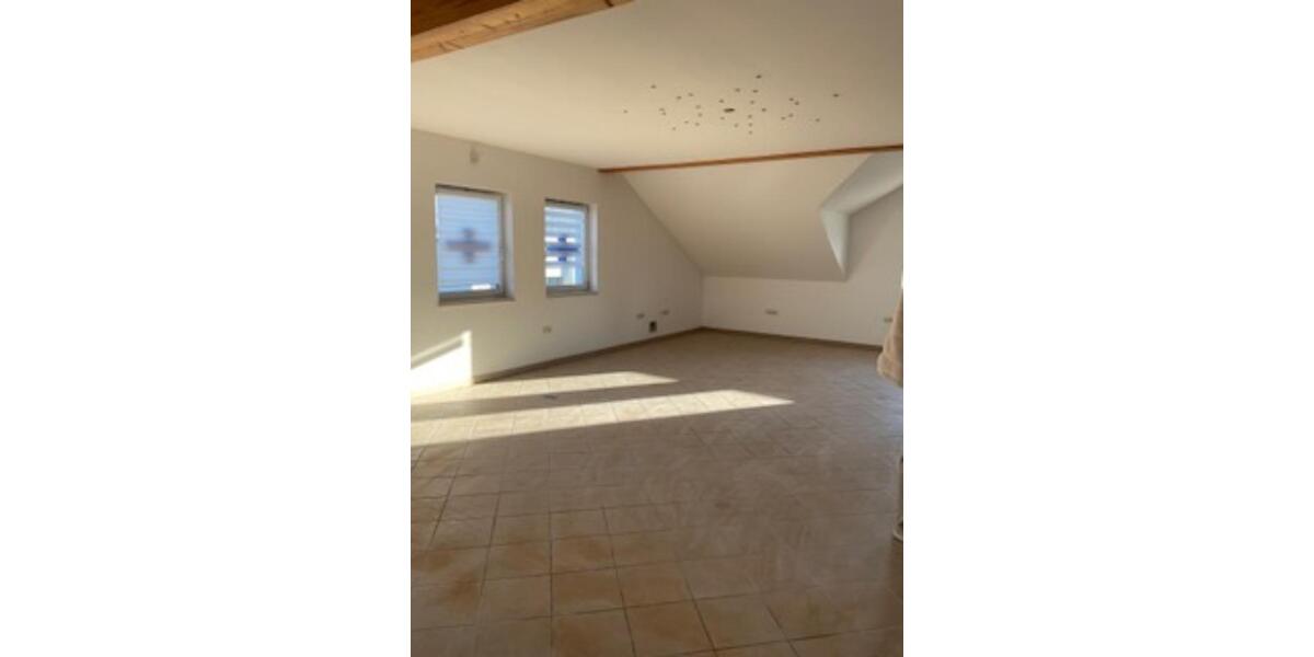 Dachgeschoßwohnung Weißenfels - 2 Zimmer, 143 m&sup2;, 999&euro; | Angebot:25252564