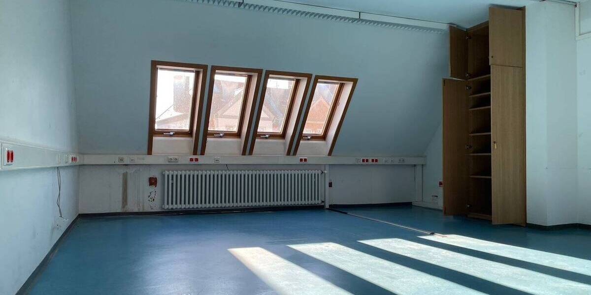 Gewerbeobjekt Bamberg Gereuth - 4 Zimmer, 184 m&sup2;, 1.030&euro; | Angebot:23709072