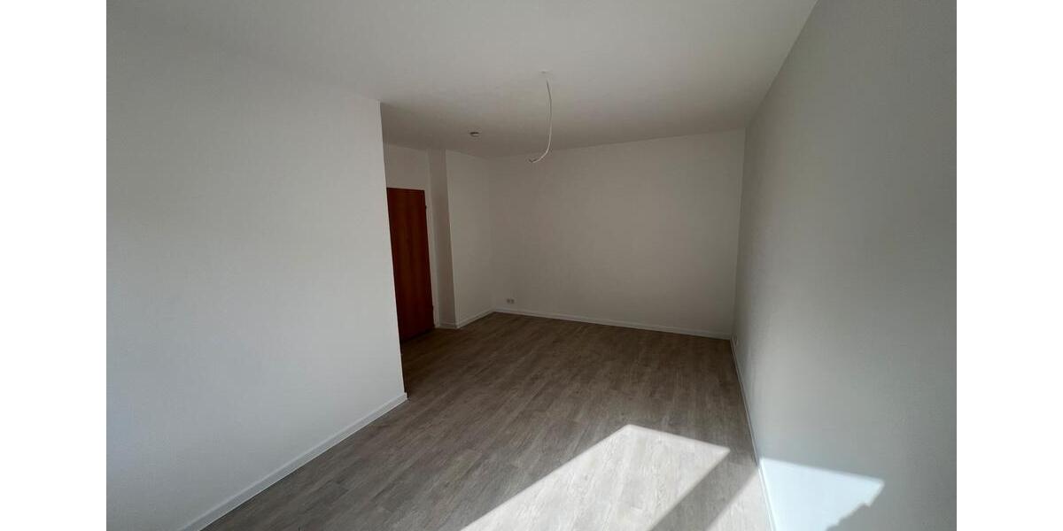 Erdgeschoßwohnung Lage - 3 Zimmer, 100 m&sup2;, 980&euro; | Angebot:25562383
