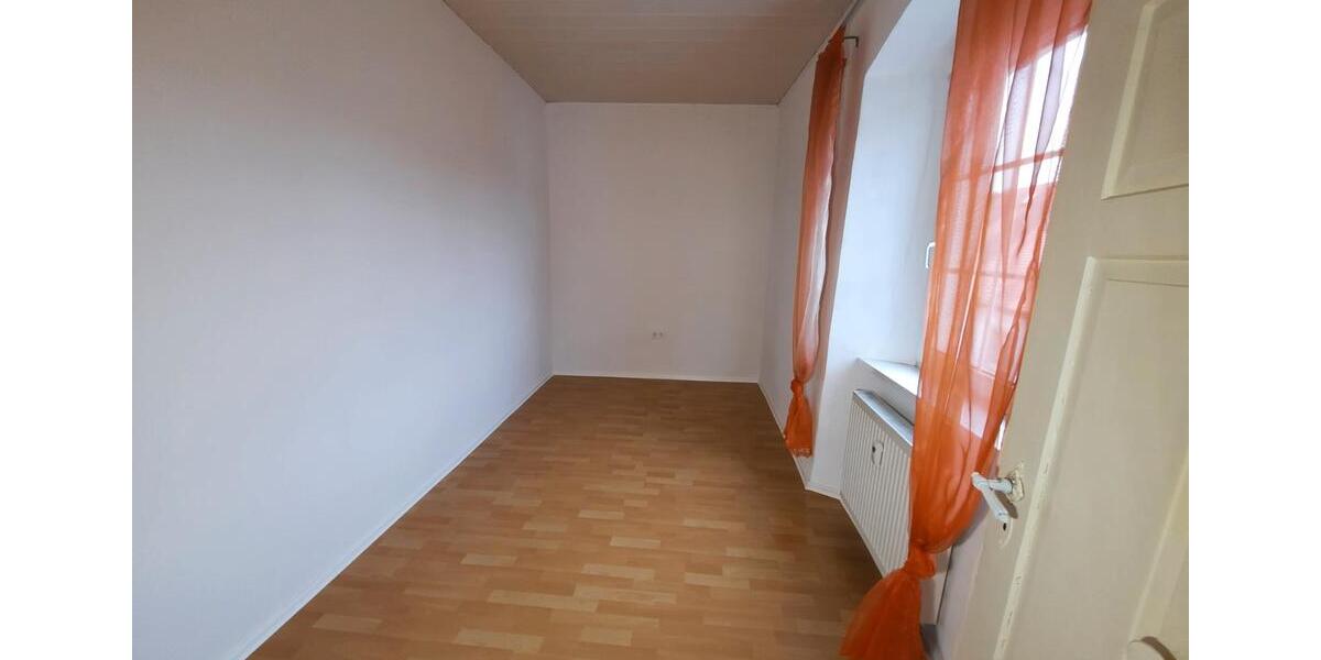 Etagenwohnung Floß - 3 Zimmer, 80 m&sup2;, 520&euro; | Angebot:26137382