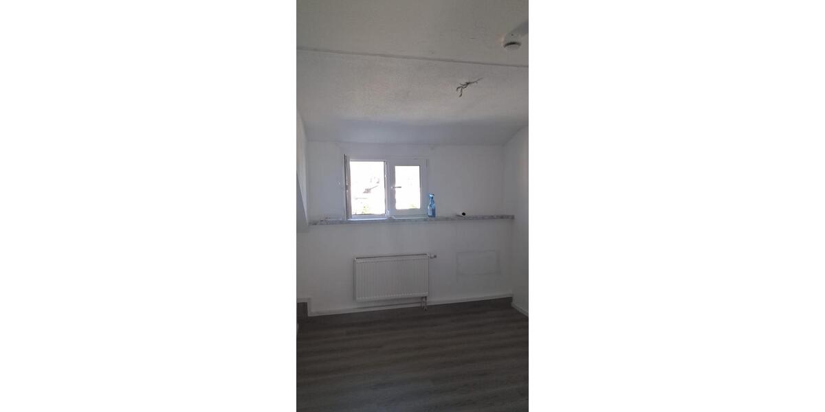 Etagenwohnung Steinen - 4 Zimmer, 110 m&sup2;, 1.300&euro; | Angebot:25046523