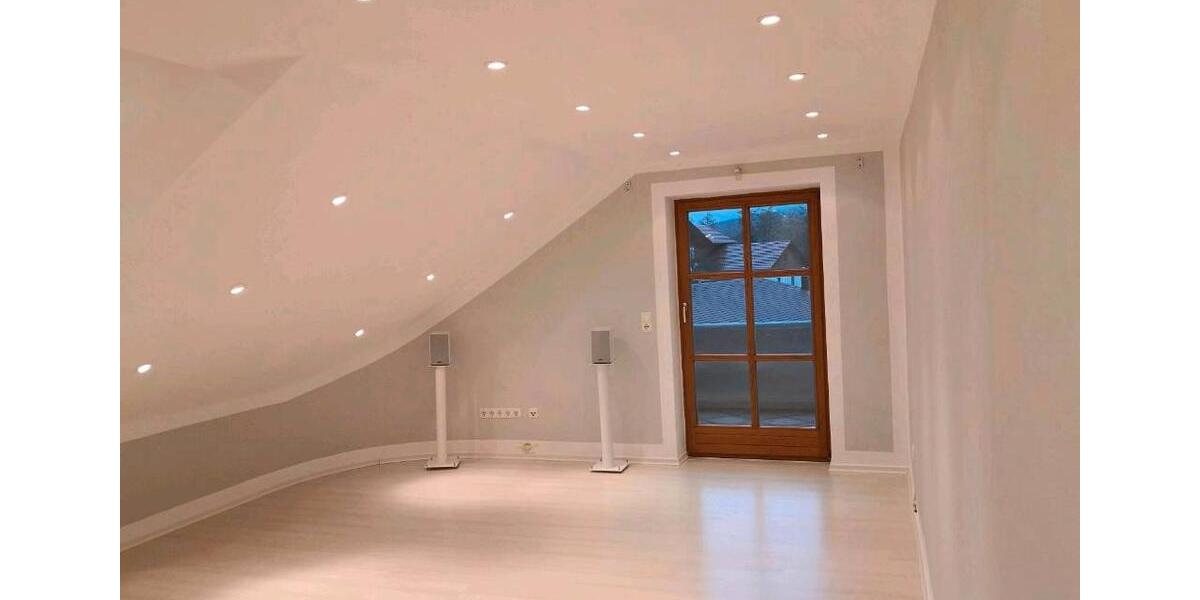 Dachgeschoßwohnung Grafling - 3 Zimmer, 100 m&sup2;, 1.000&euro; | Angebot:26625189