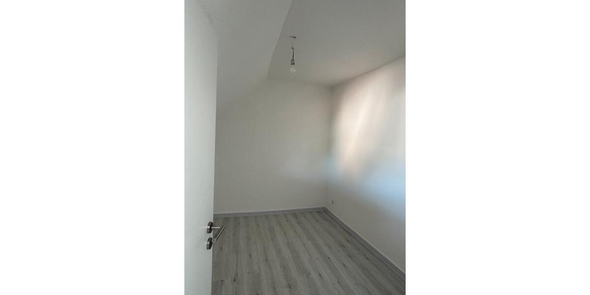 Dachgeschoßwohnung Langgöns - 3 Zimmer, 70 m&sup2;, 750&euro; | Angebot:26481535