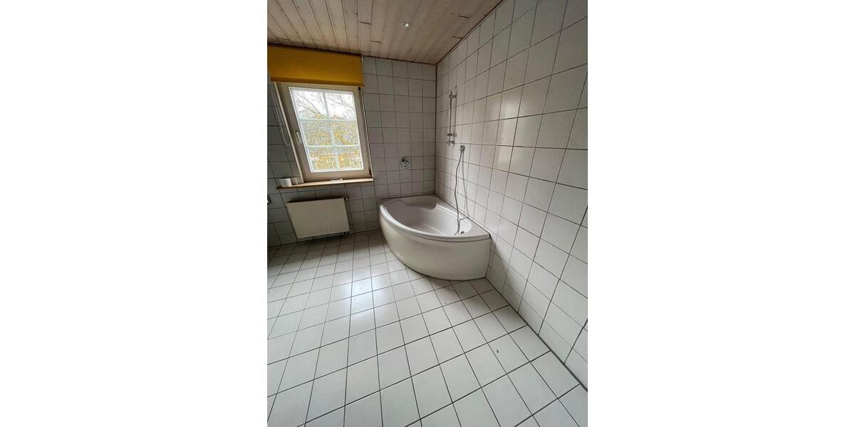 Dachgeschoßwohnung Sinn - 3 Zimmer, 90 m&sup2;, 936&euro; | Angebot:26367329