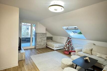 Helle Dachgeschosswohnung in ruhiger zentraler Lage 3 zimmer