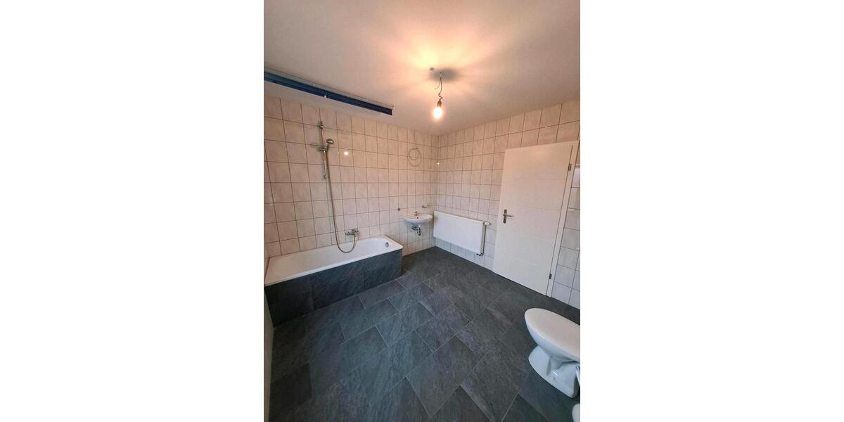 Etagenwohnung Gräfenhainichen - 2 Zimmer, 60 m&sup2;, 350&euro; | Angebot:25978526