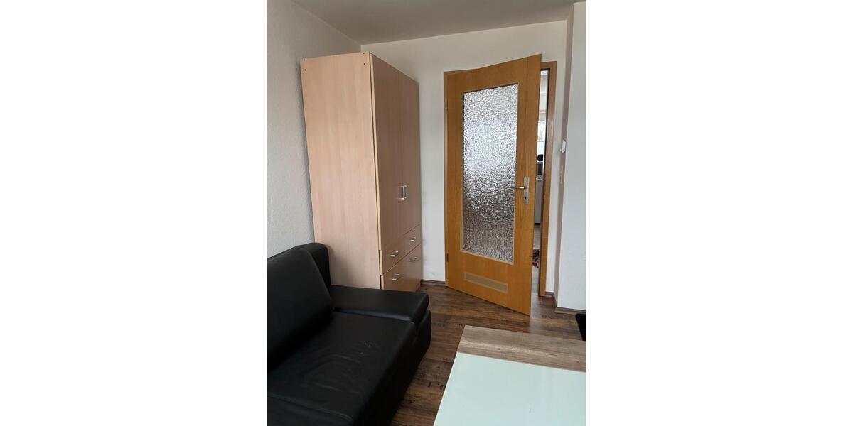 Dachgeschoßwohnung Bremerhaven Schiffdorferdamm - 1 Zimmer, 33 m&sup2;, 216&euro; | Angebot:24559185