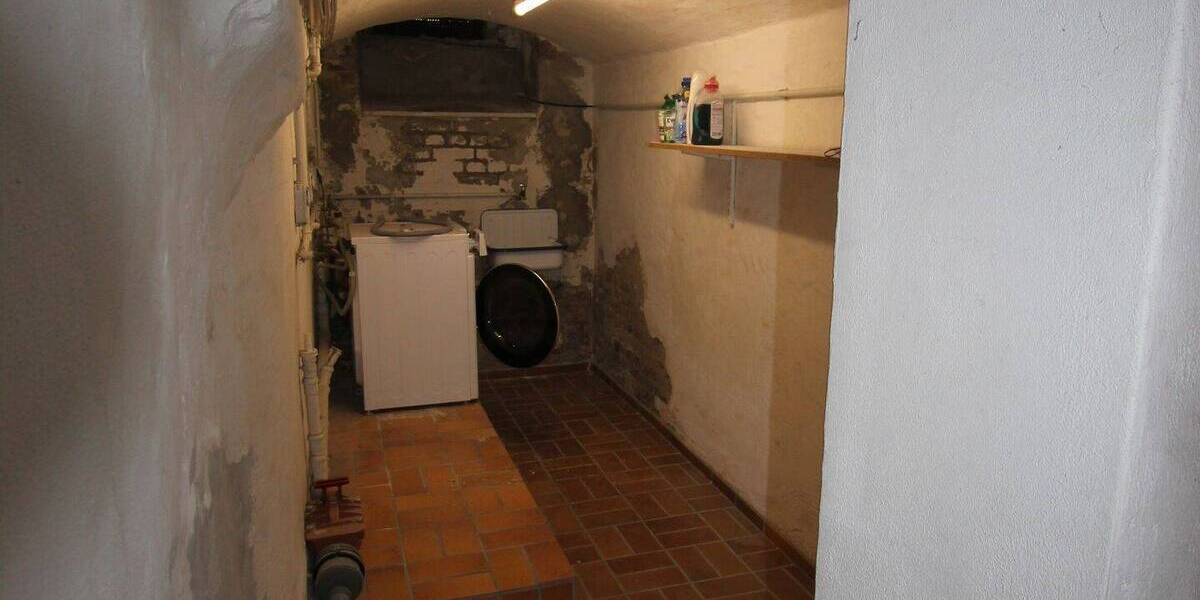 DU , Dellpl.25, 2.OG, 85 m², 2 Zi, Flur, Küche, Bad,Balkon,zusätzl.ein App. 1 Zi.,Flur,WC,1 gr.Einbauschrank 3 zimmer