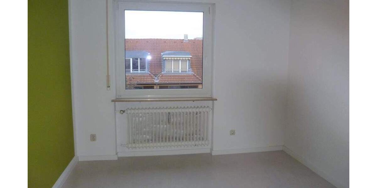 Etagenwohnung Nürnberg Steinbühl - 3 Zimmer, 81 m&sup2;, 900&euro; | Angebot:25303455