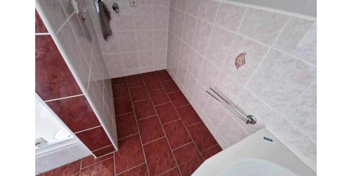 Dachgeschoßwohnung Schleusingen - 2.5 Zimmer, 72 m&sup2;, 630&euro; | Angebot:26112911