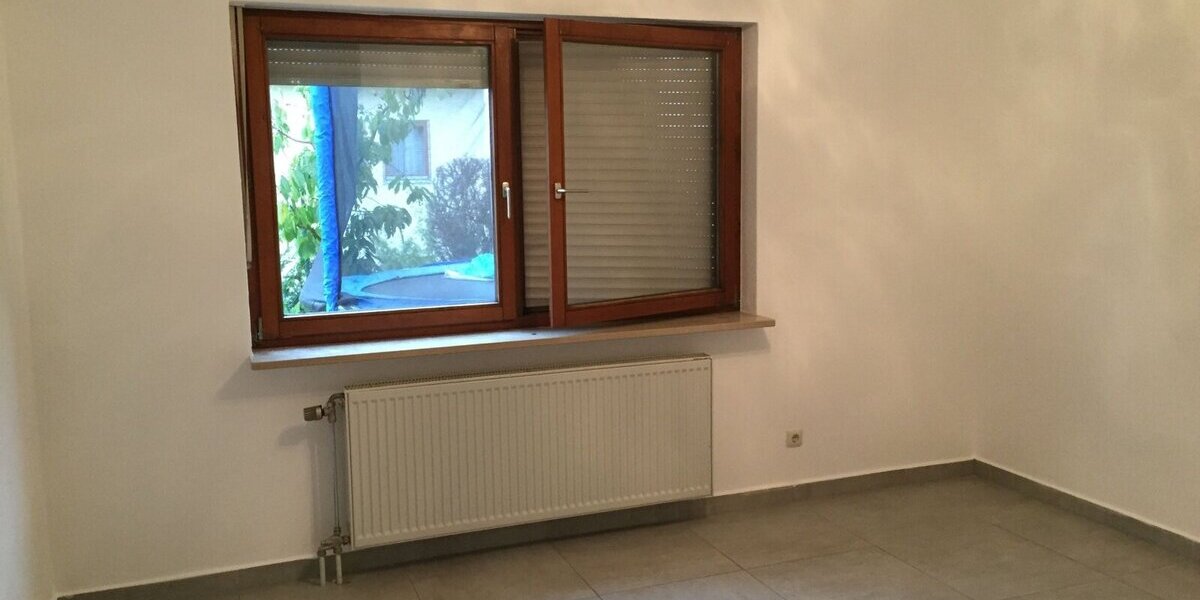 3-Zimmer-Souterrain-Whg WFL ca. 80 m² eigener Eingang mit Terrasse und Gartenanteil ab sofort vermietbar. - Etagenwohnung Neunburg vorm Wald | Angebot:26818916
