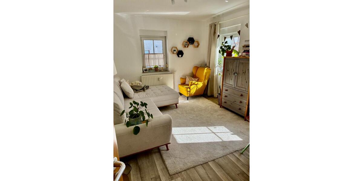 Etagenwohnung Niederwerrn - 2 Zimmer, 50 m&sup2;, 385&euro; | Angebot:26620671