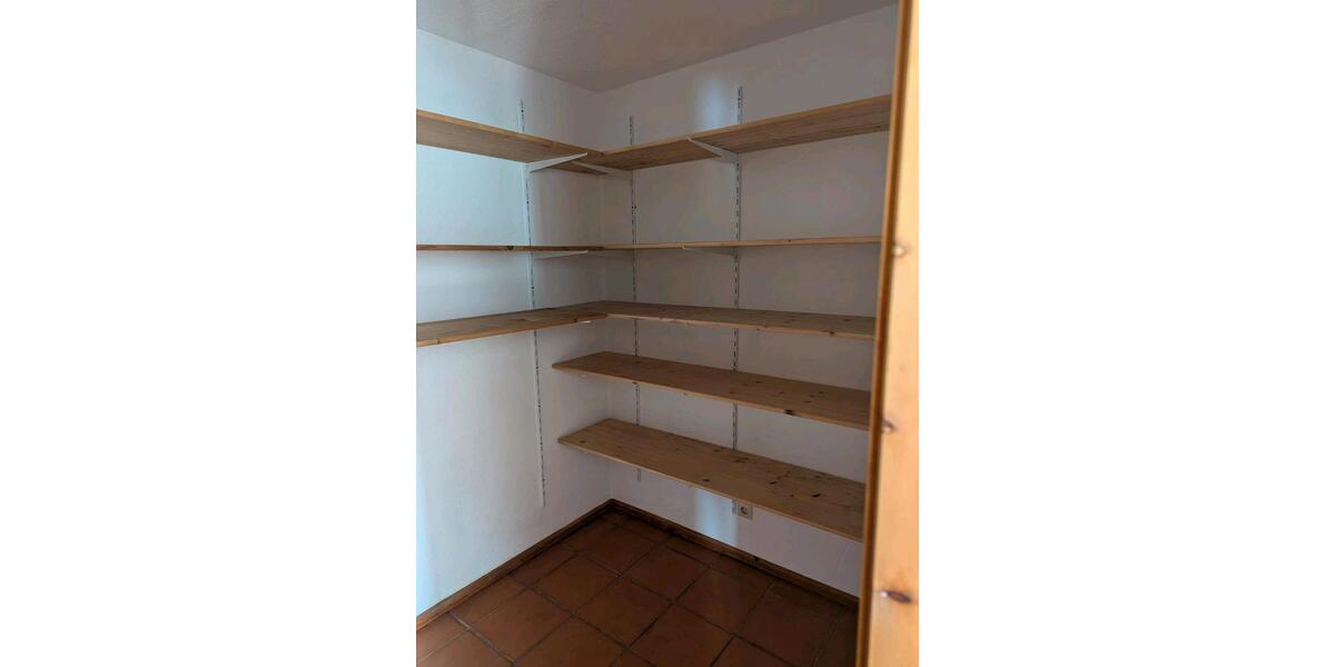 Erdgeschoßwohnung Memmingen - 4 Zimmer, 160 m&sup2;, 1.400&euro; | Angebot:26072112